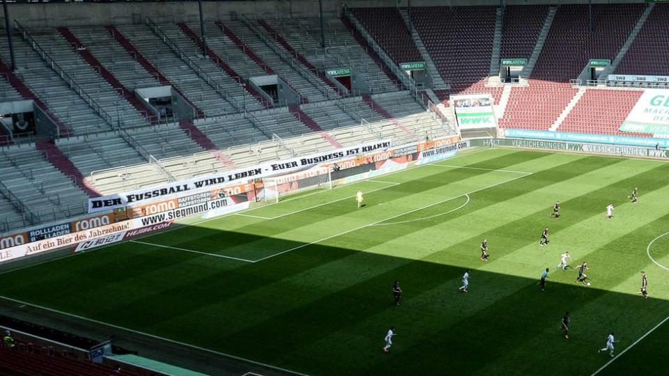 Un cartel en el estadio del Augsburgo