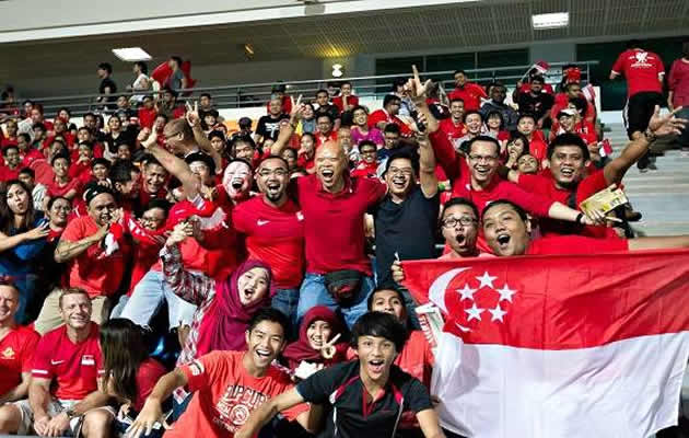 Singapore football fans. (Goal.com photo)