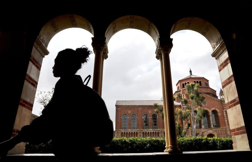 LOS ANGELES-CA-MARCH 11, 2020: Classes have moved to online only at UCLA on Wednesday, March 11, 2020. (Christina House / Los Angeles Times)