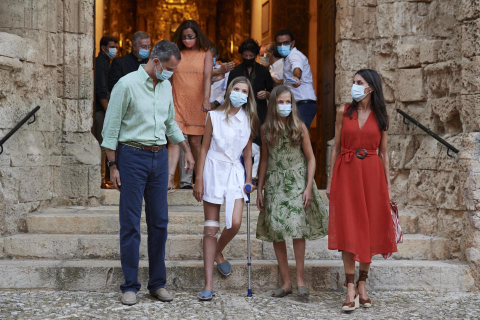 Felipe VI, la infanta Sofía, la princesa Leonor y Letizia en Petra el 10 de agosto de 2020. (Foto: Carlos R. Alvarez / Getty Images)