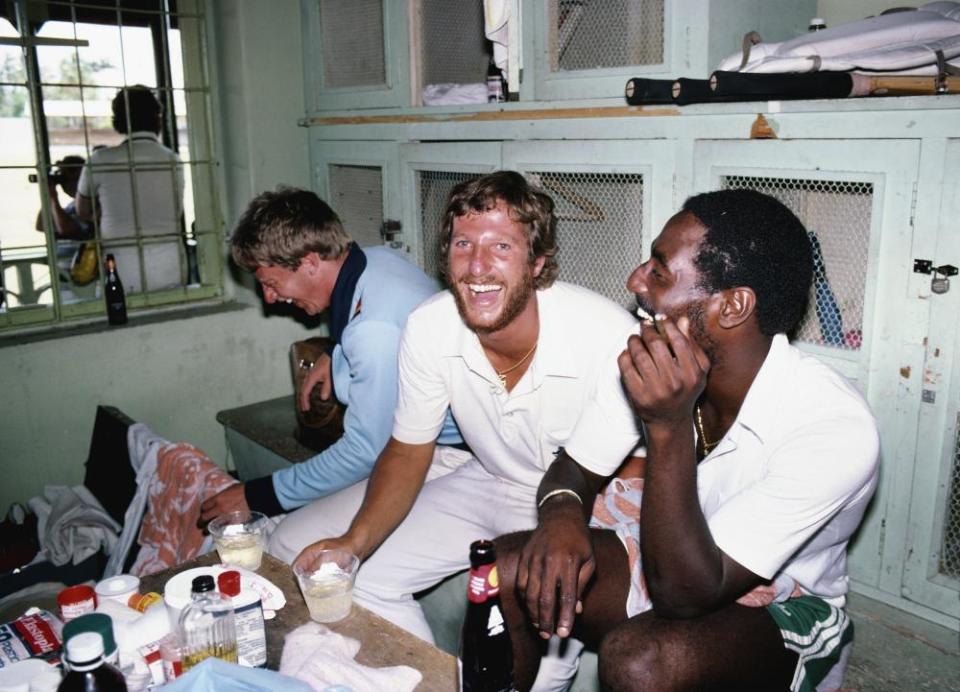 Ian Botham (centre), pictured with his Somerset teammate Viv Richards in 1981
