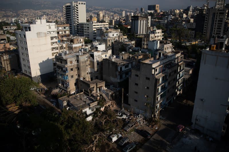 Edificios, dañados por una explosión en el puerto de Beirut, se encuentran en Karantina, Líbano