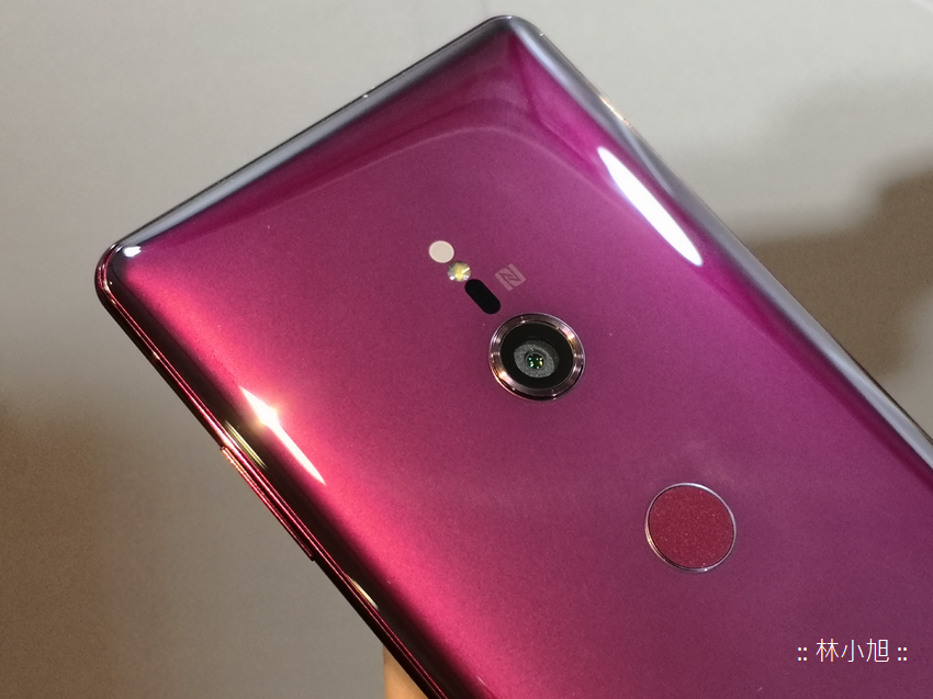 實機比照片還好看！旗艦 SONY Xperia XZ3 帶來更升級的影音娛樂體驗以及漂亮曲面 OLED 2K 螢幕讓機身變得更美