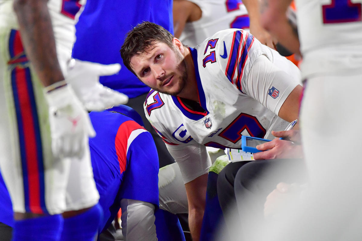 Bills' Josh Allen Day-to-Day with Foot Sprain After Suffering Injury vs.  Buccaneers, News, Scores, Highlights, Stats, and Rumors