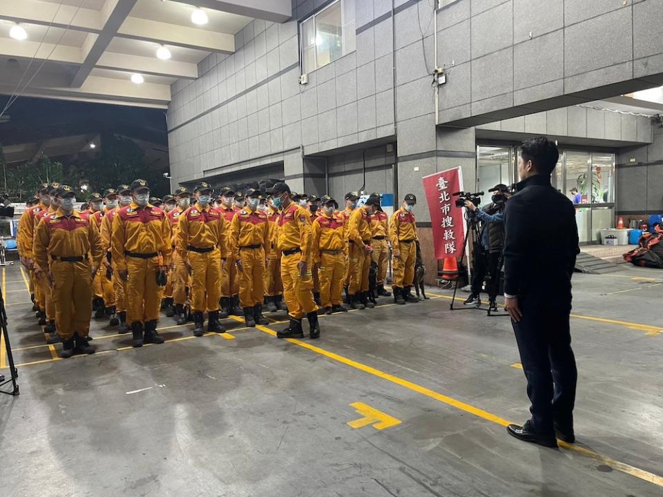 土耳其6日上午發生強震，台北市搜救隊準備組織出發赴土國救援，台北市長蔣萬安提早結束晚間行程，前往致意。（３）