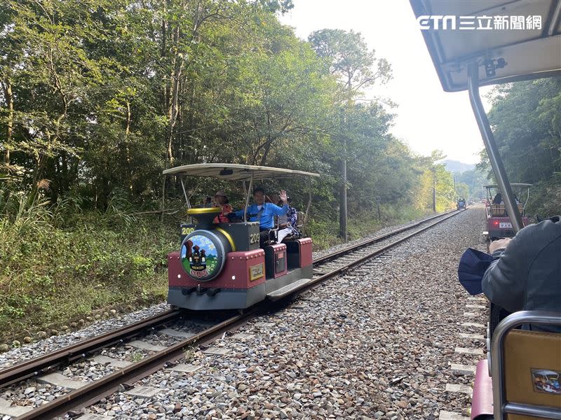 「舊山線鐵道自行車」從可帶領民眾觀賞自勝興車站至鯉魚潭的6大美景。（圖／記者楊晏琳攝影）