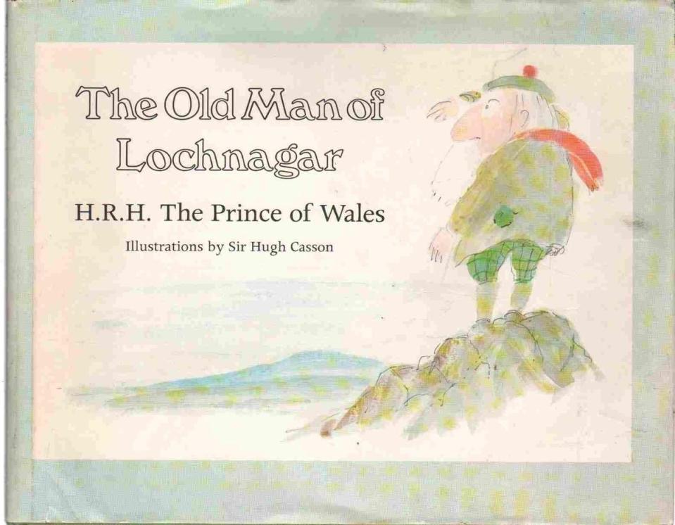 查爾斯1980年與老師Hugh Maxwell Casson共同出版兒童繪本《The Old Man of Lochnagar》。（翻攝Amazon）