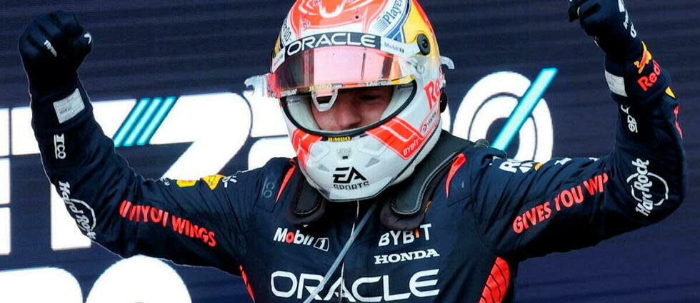 Verstappen consolide sa place de leader provisoire du championnat du monde en engrangeant 26 points supplémentaires pour porter son total à 170. Il devance désormais son coéquipier mexicain Sergio Pérez, quatrième dimanche après s'être élancé en 11e position, de 53 unités (117).  - Credit:LLUIS GENE / AFP