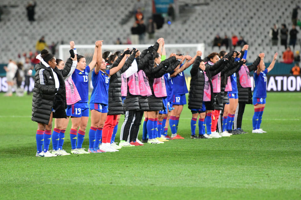 Filipinas no pudo ganarle a Suiza, pero enmarcaron un gesto con su afición que vale más que tres puntos. (Luis Veniegra/SOPA Images/LightRocket via Getty Images)