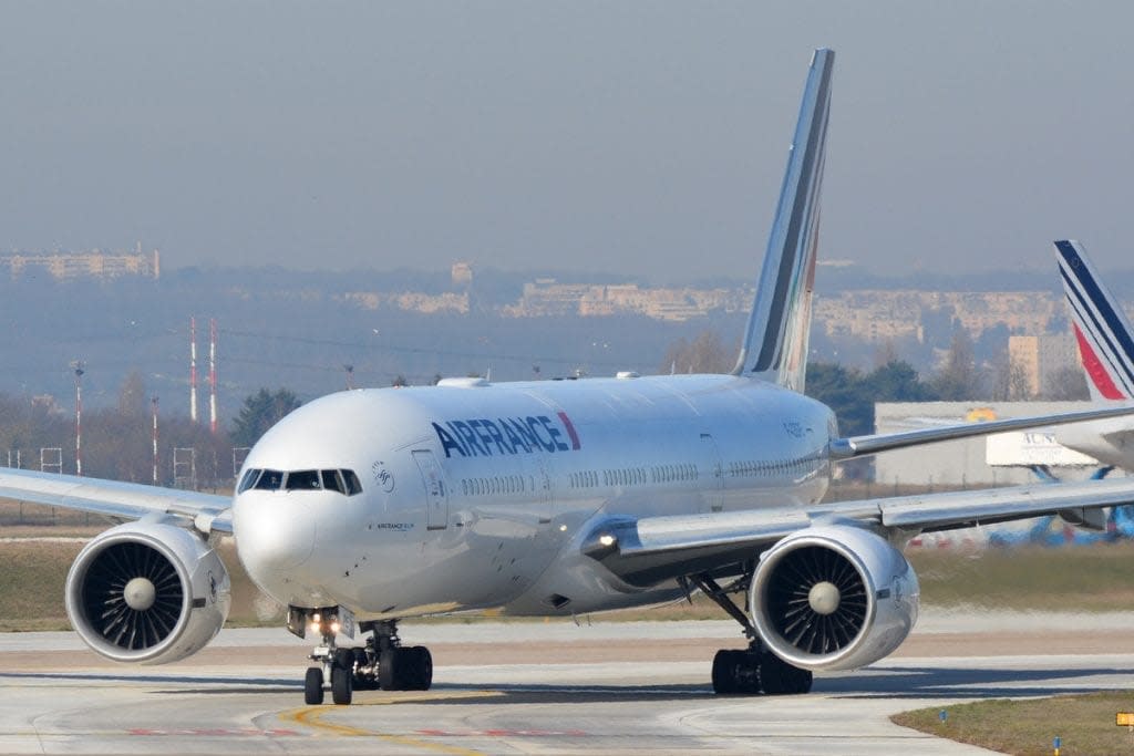 Air France-KLM Moves to Simplify Airline Group