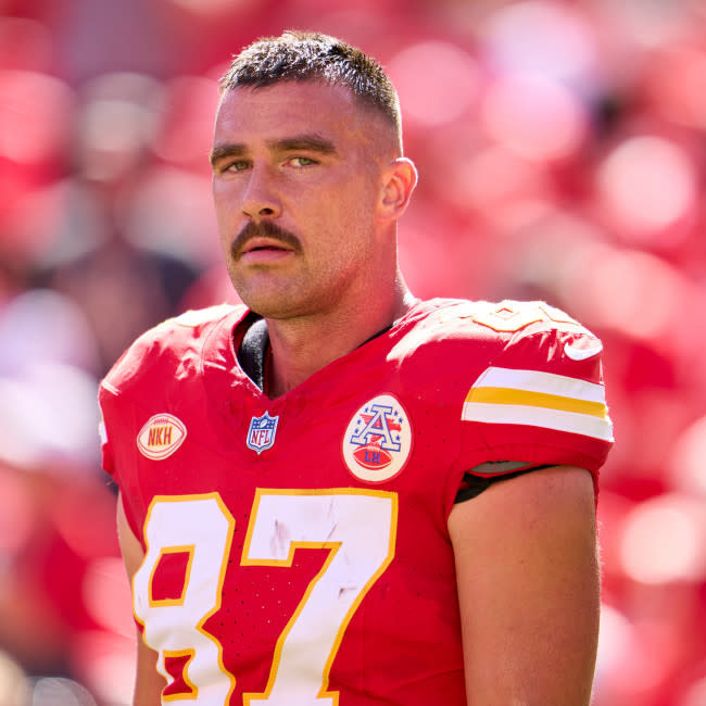 Travis Kelce hace una donación de 100 mil dólares a las hermanas que fueron baleadas en el desfile de la victoria del Super Bowl credit:Bang Showbiz