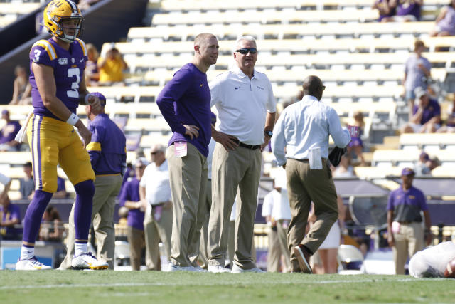 Joe Burrow surprises LSU professor with signed jersey, essay from