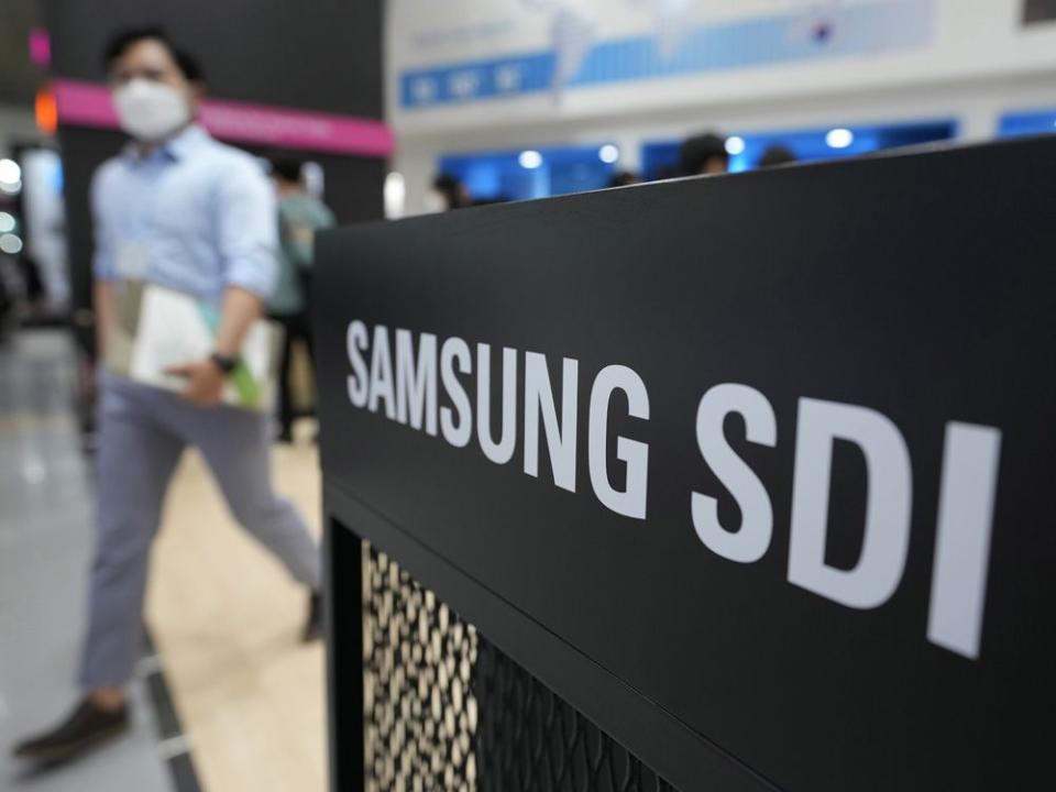  Samsung SDI makes rechargeable batteries for the technology industry, automobiles, and energy storage systems.