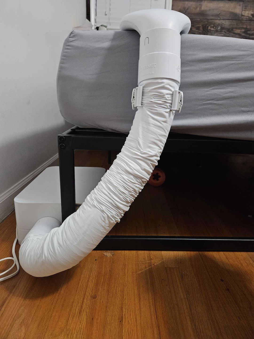a white object with a white tube