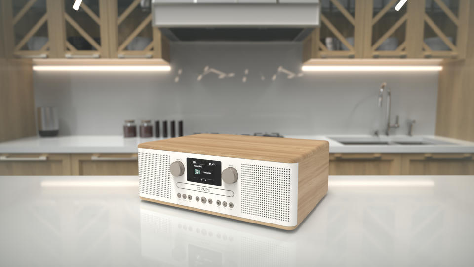 Pure Classic C-D6 radio in oak on a kitchen counter