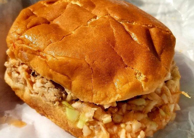 North Carolina: Chopped BBQ Sandwich, Lexington Barbecue (Lexington)