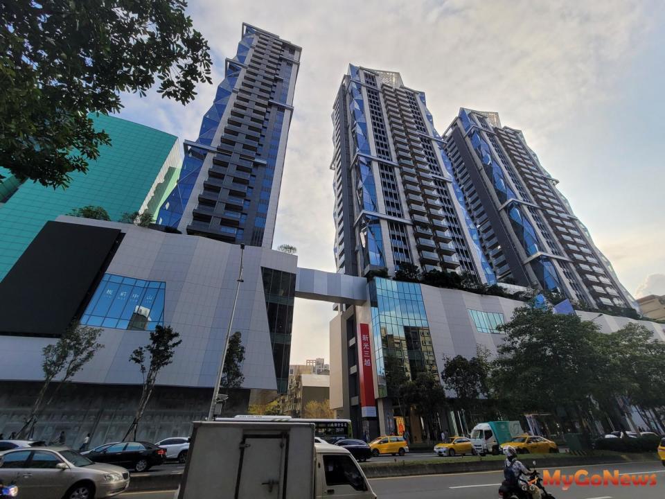 ▲台北市大安區房地產的指標建案「Diamond Towers-台北之星」，正式對外宣布每坪開價約在230-290萬元
