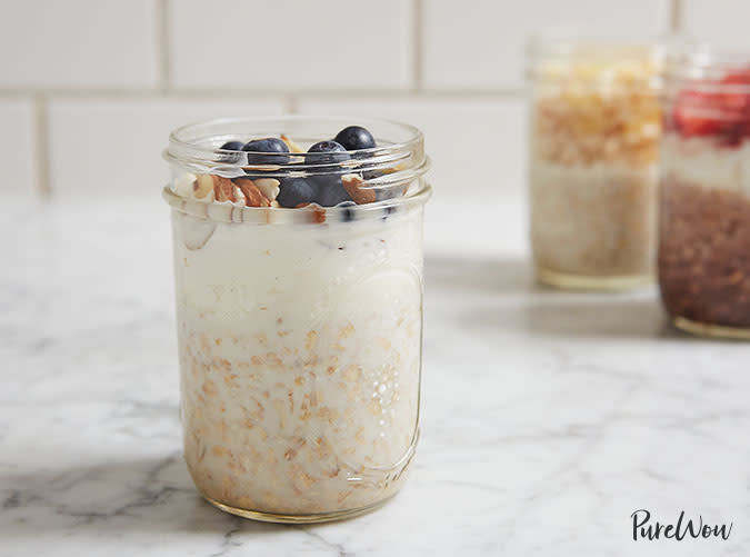 Monday Breakfast: Overnight Oats with Blueberries and Almonds