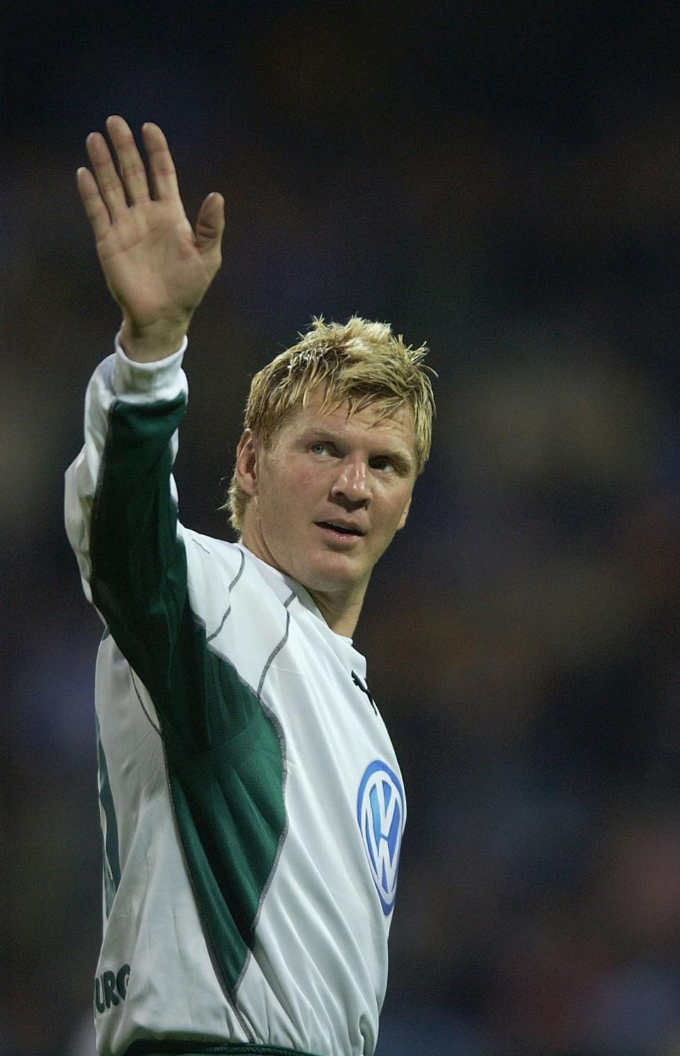 2002 stand Stefan Effenberg in Diensten des VfL Wolfsburg. (Bild: 2002 Getty Images/Stuart Franklin)