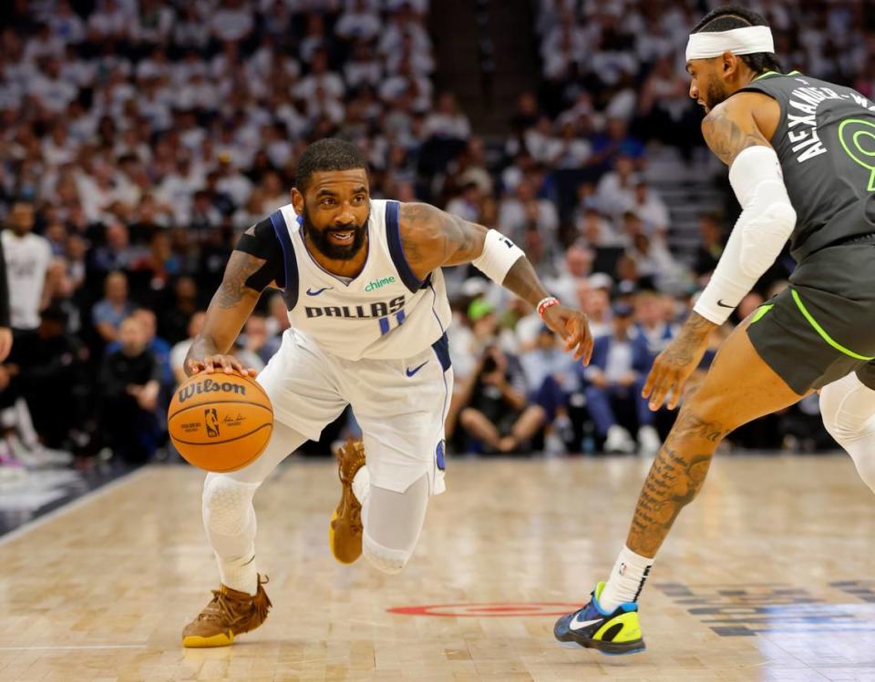 Los Mavericks, impulsados por Luka Doncic y Kyrie Irving (en la foto), derrotaron el jueves 124-103 a los Timberwolves de Minnesota para ganar la Conferencia Oeste de la NBA y citarse con los Celtics por el título de campeón de la liga. Bruce Kluckhohn-USA TODAY Sports