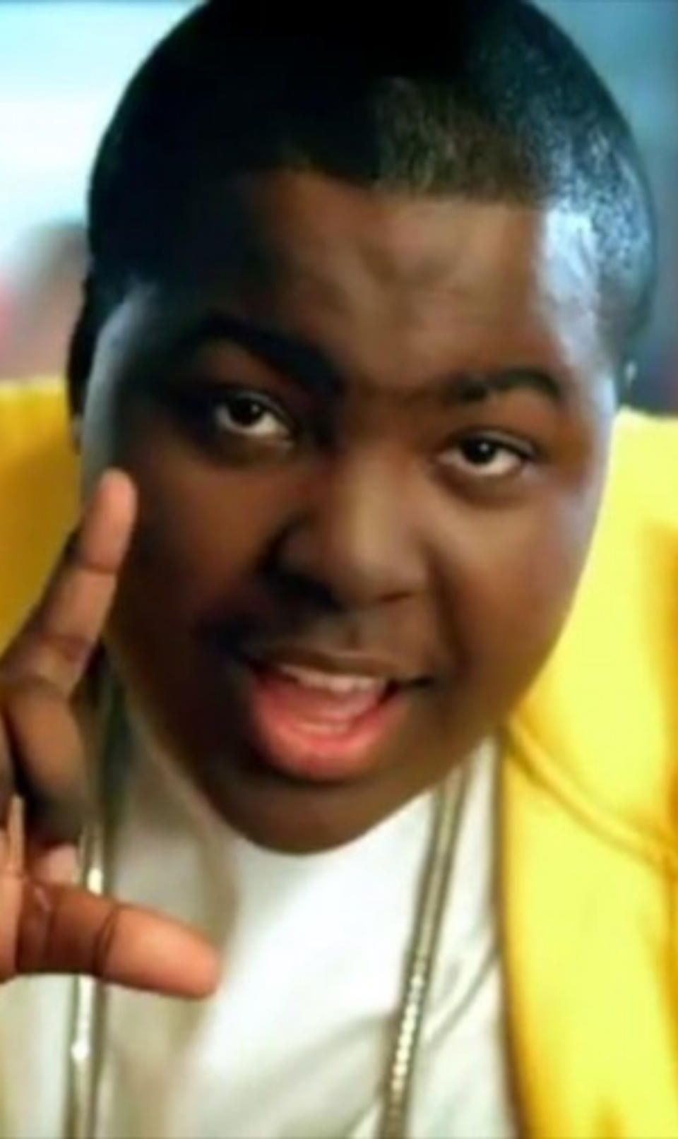 Kingston in the "Beautiful Girls" music video