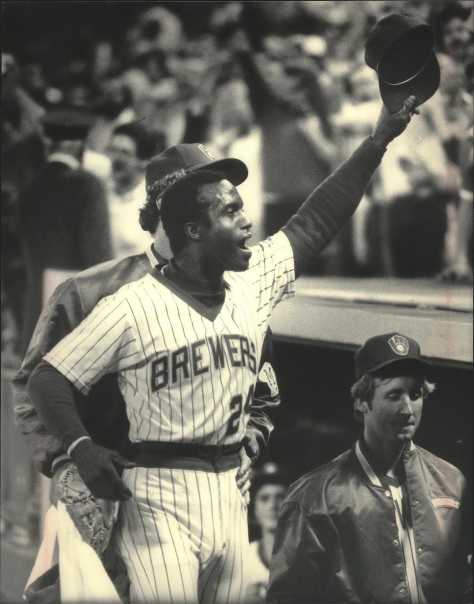 Ben Oglivie tipped his hat to the crowd after a game-winning home run in 1983.