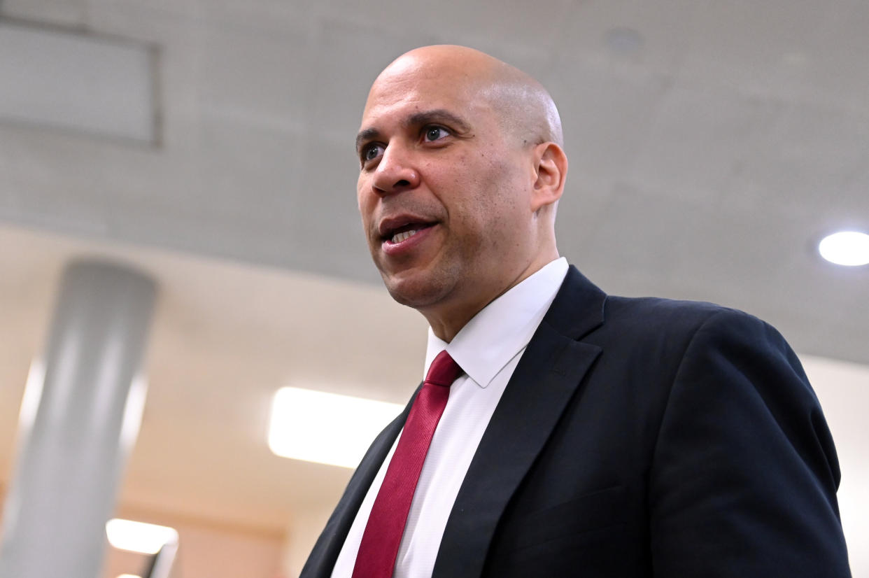 Sen. Cory Booker (D-N.J.) arrives for the fourth day of the Senate impeachment trial of President Donald Trump in Washington, D.C., Jan. 24, 2020. (Photo: Erin Scott / Reuters)