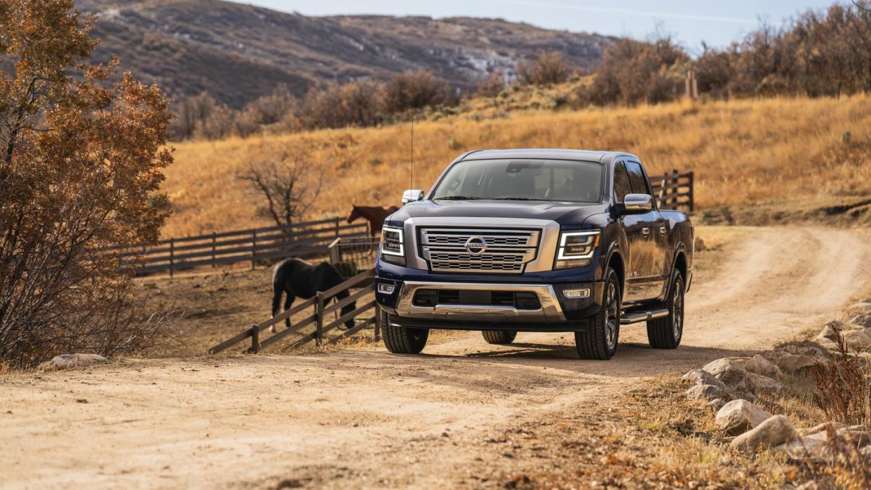 2023 nissan titan full size pickup front three quarter