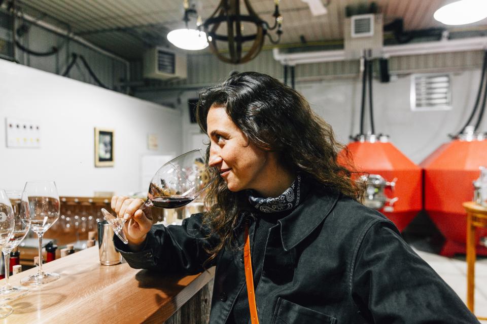 Ashley Ragovin is on a hunting expedition. Not for big game in the traditional sense, but for bottles of rarified vino, which today has lured her from Los Angeles to Canada’s lush [Niagara Region](http://bit.ly/2ztdlKh). A longtime sommelier, Ragovin has honed her palate to seek out the distinctive and uncommon—wines that convey a point of view, a place in time.
