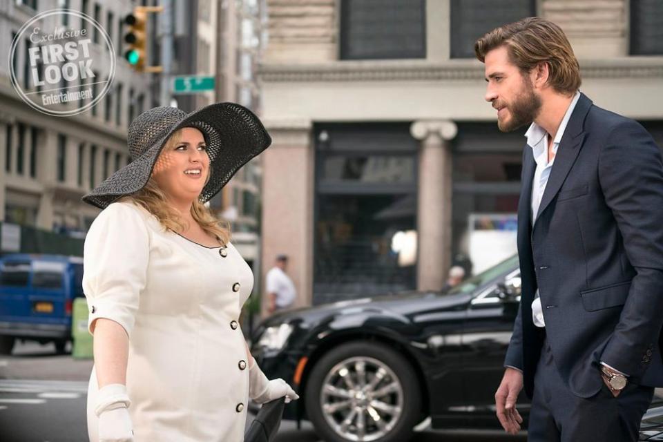 Rebel Wilson and Liam Hemsworth in <em>Isn't It Romantic</em>