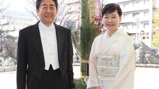 安倍晉三與安倍昭惠。（圖／翻攝自安倍晉三推特）