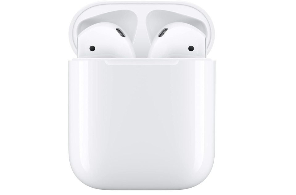 Die beliebten Ohrhörer Airpods 2 in Apple-Weiß kosten aktuell bei Amazon nur 105 Euro (Bild: Amazon) 