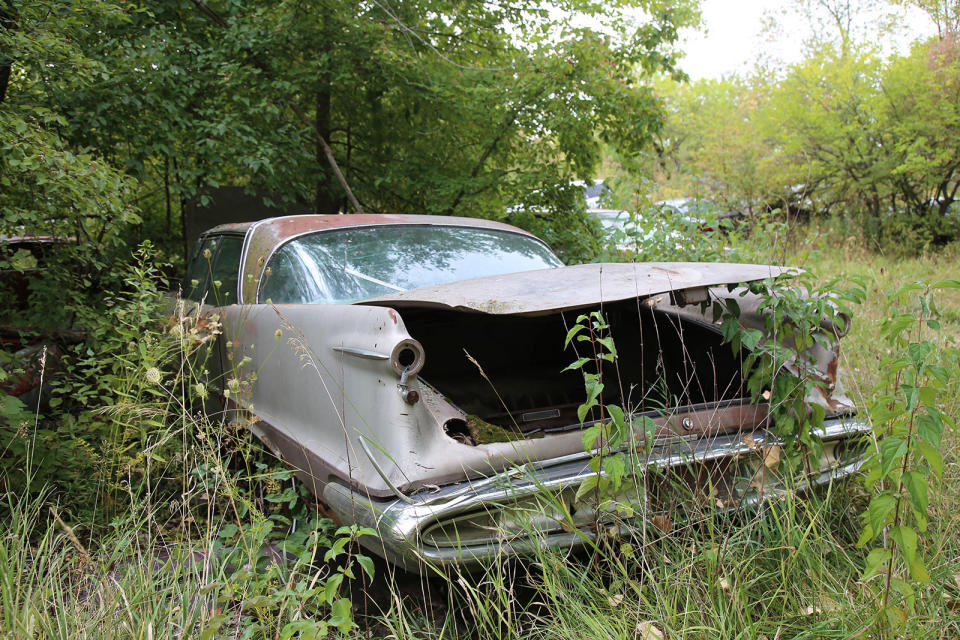 <p>With its 6.7-liter V8 engine working hard, the 1959 Imperial could do the quarter mile in 16.8sec, which is quite some feat considering that the car weighed-in at more than <strong>5000lb</strong>. However, achieving respectable fuel economy figures would require an exceedingly gentle touch on the accelerator, with double figures being out of reach for many.</p>