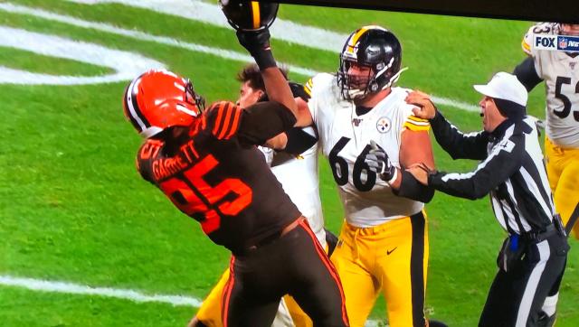 Myles Garrett Assaulting Mason Rudolph Helmet Smash Browns Vs