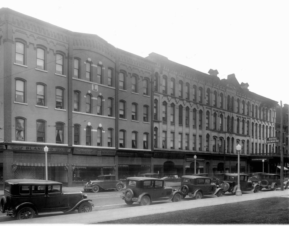 The Hotel Bennett on Washington Street in Binghamton, about 1920.