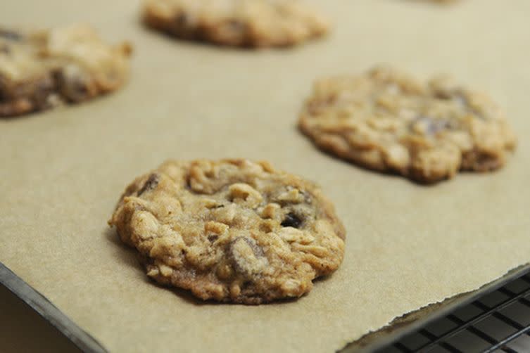 Crispy Oatmeal Chocolate Chip Cookies