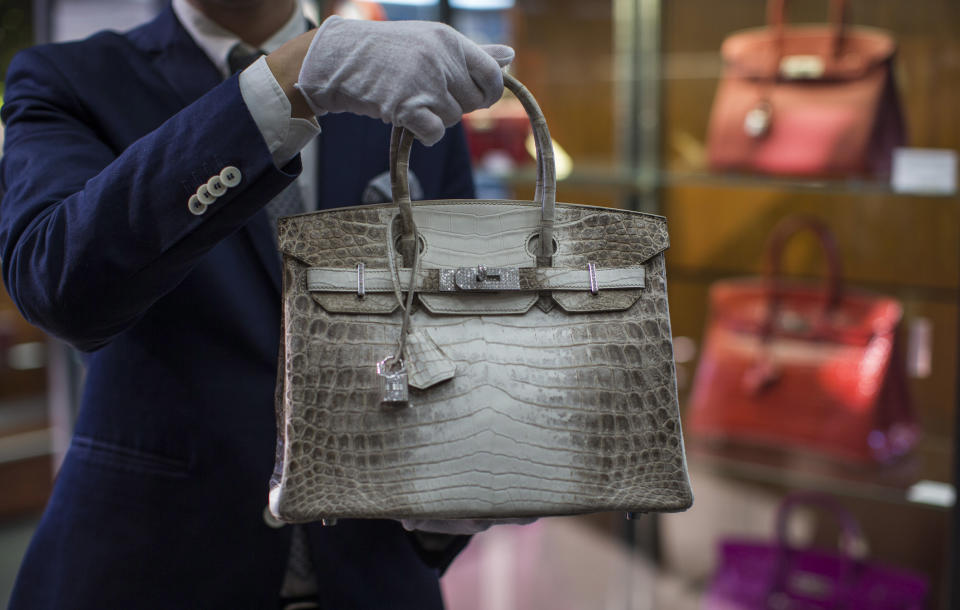 A Hermes diamond Himalaya Birkin handbag – the world’s most expensive limited-edition handbag – at Heritage Auctions offices in Beverly Hills, California, US. Photo: Mario Anzuoni/Reuters