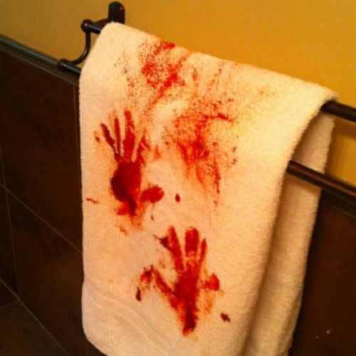 Les serviettes recouvertes de sang