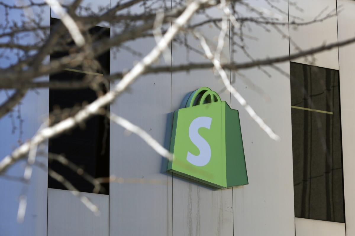  Shopify Strike Deal to Open  Logistics to Sellers