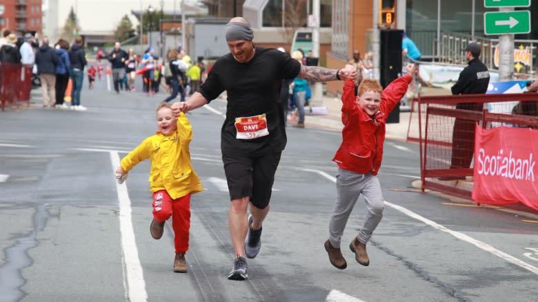 David MacLennan, 54, wins record 5th Blue Nose Marathon