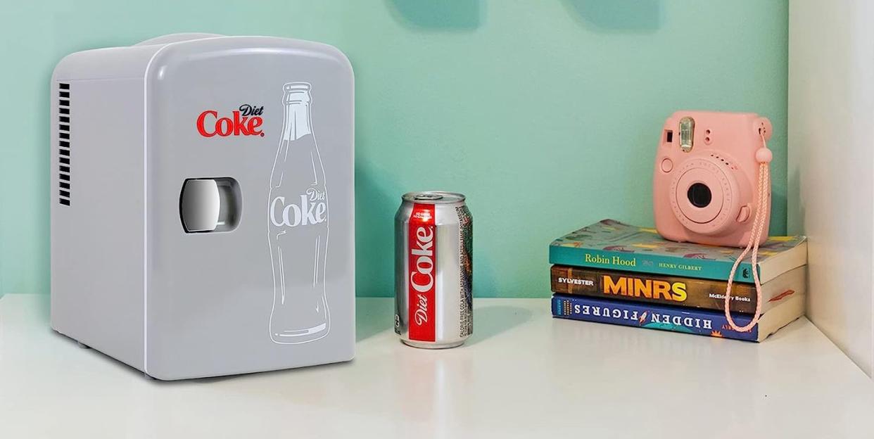 koolatron diet coke mini fridge for soda cans