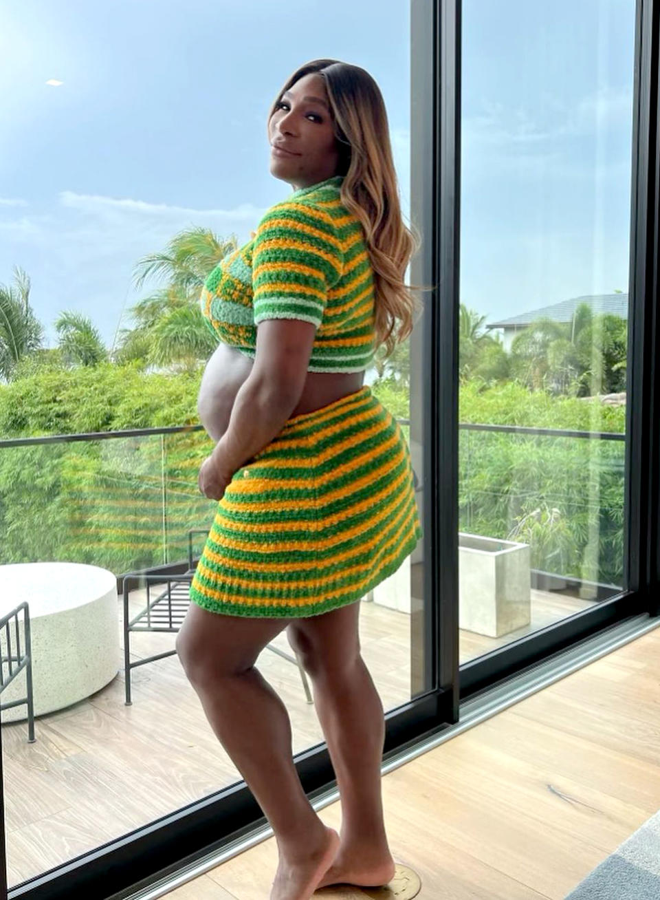 Pregnant Serena Williams Frees Her Bump In Gucci Crop Top And Miniskirt 3990