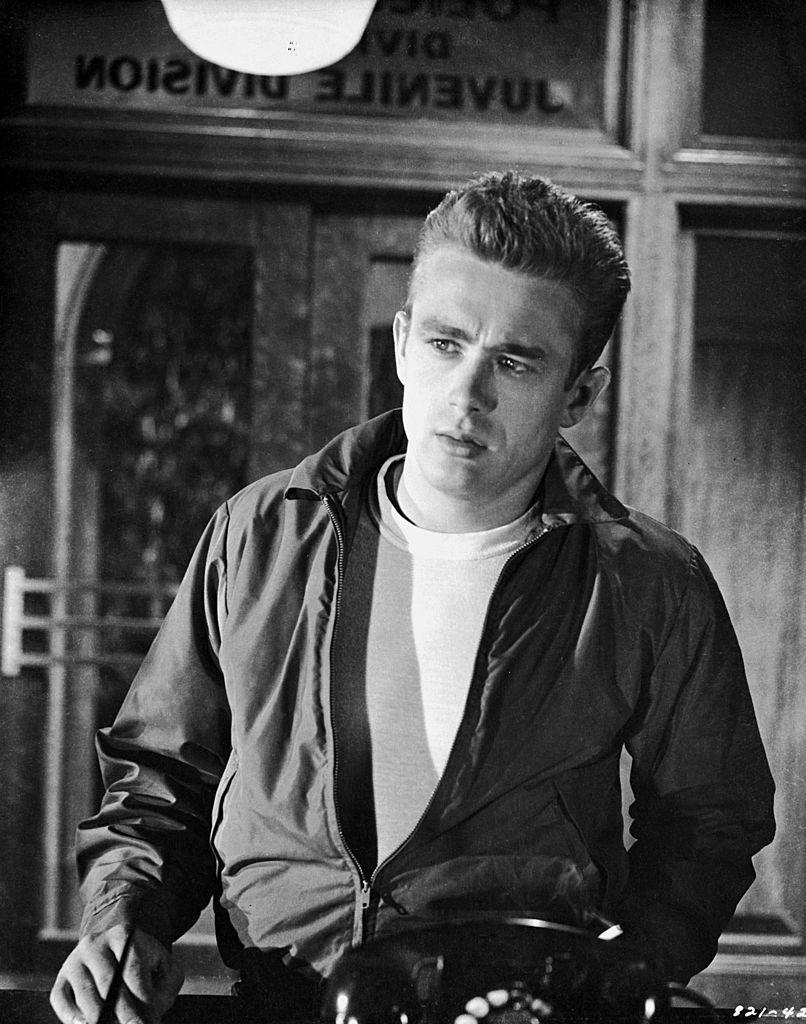 James Dean — 5'7" (1.7 m)