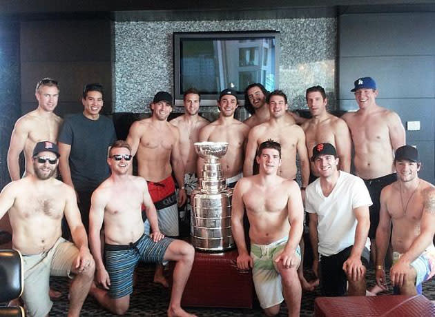 LA Kings continue their Las Vegas club tour with Stanley Cup at Bellagio