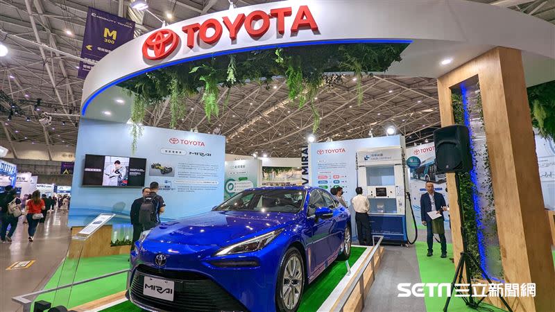 全台只有一輛的氫能電動車TOYOTA MIRAI，在台灣智慧移動展首度亮相。（圖／記者戴玉翔攝影）