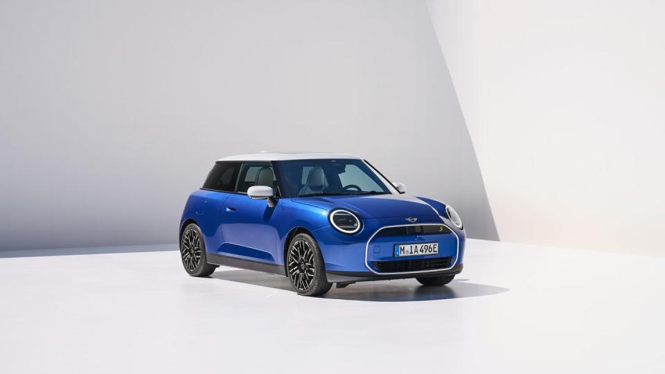 2025 mini cooper electric lineup in ocean blue with white interior