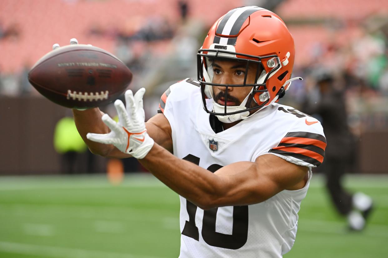 Aug 21, 2022; Cleveland, Ohio, USA; Cleveland Browns wide receiver Anthony Schwartz (10) catches a pass before the game between the Cleveland Browns and the Philadelphia Eagles at FirstEnergy Stadium. Mandatory Credit: Ken Blaze-USA TODAY Sports