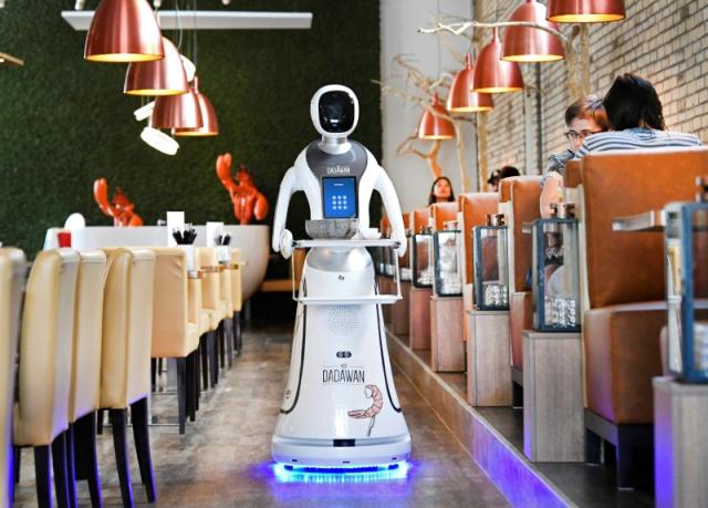 French trust robots to make dinner