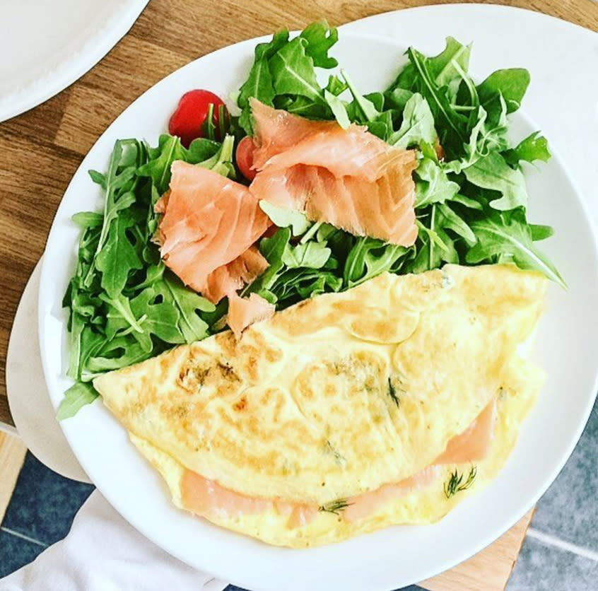 <p>Smoked salmon and dill omelette [Photo: Instagram/blossomwithbetsy] </p>