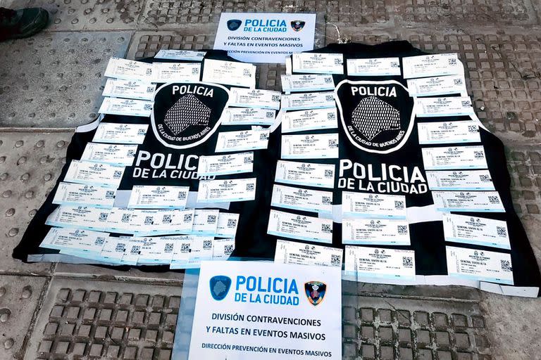 Entradas falsas que fueron secuestradas por la policía de la Ciudad